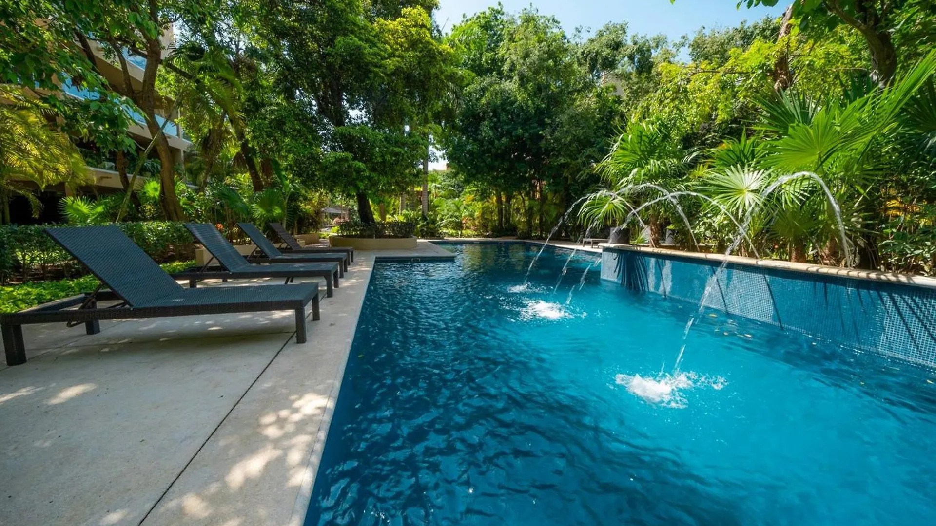 Condo Valentine 5 Star, 4 Pools, Gym, Concierge Services, 24-Hr Security location
