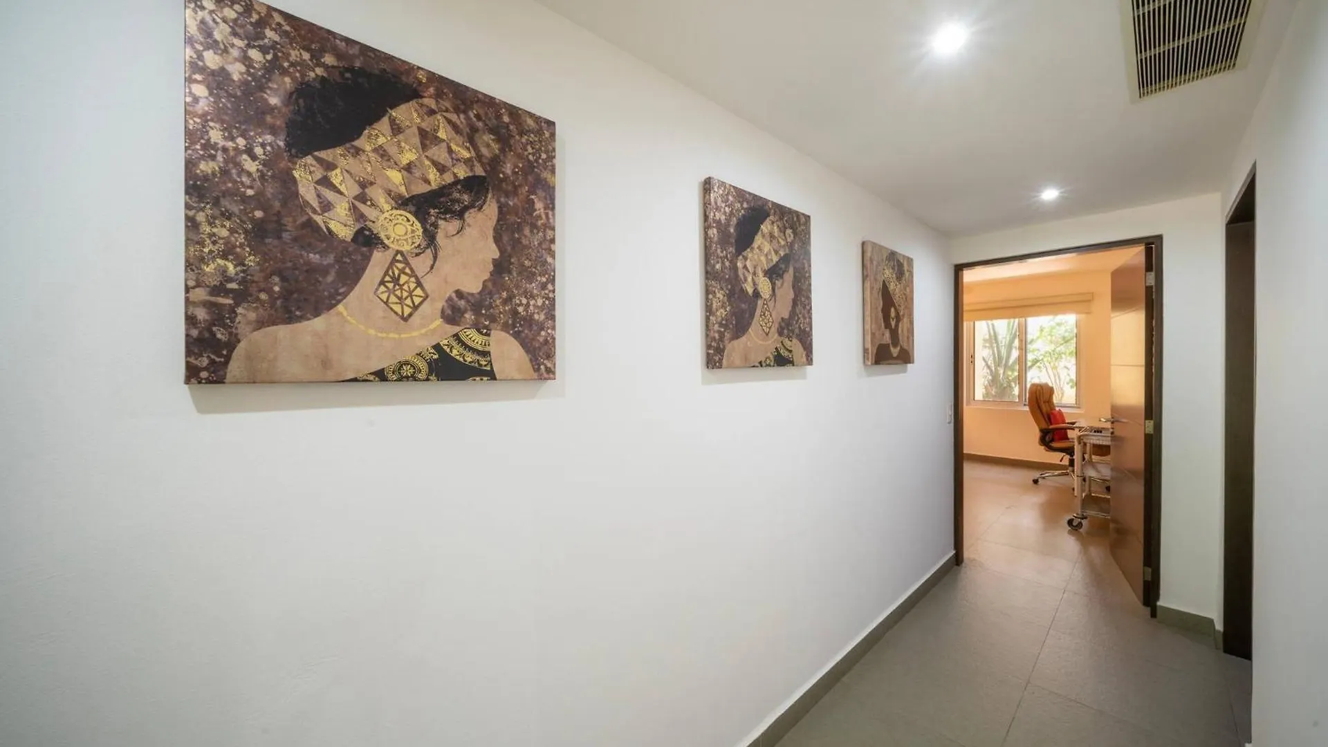Condo Valentine 5 Star, 4 Pools, Gym, Concierge Services, 24-Hr Security Playa del Carmen