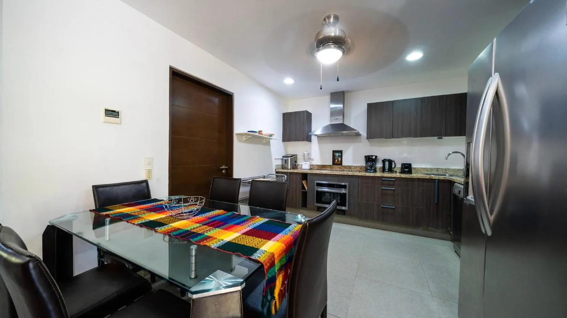 펜션 Condo Valentine 5 Star, 4 Pools, Gym, Concierge Services, 24-Hr Security 신데 델 카르멘