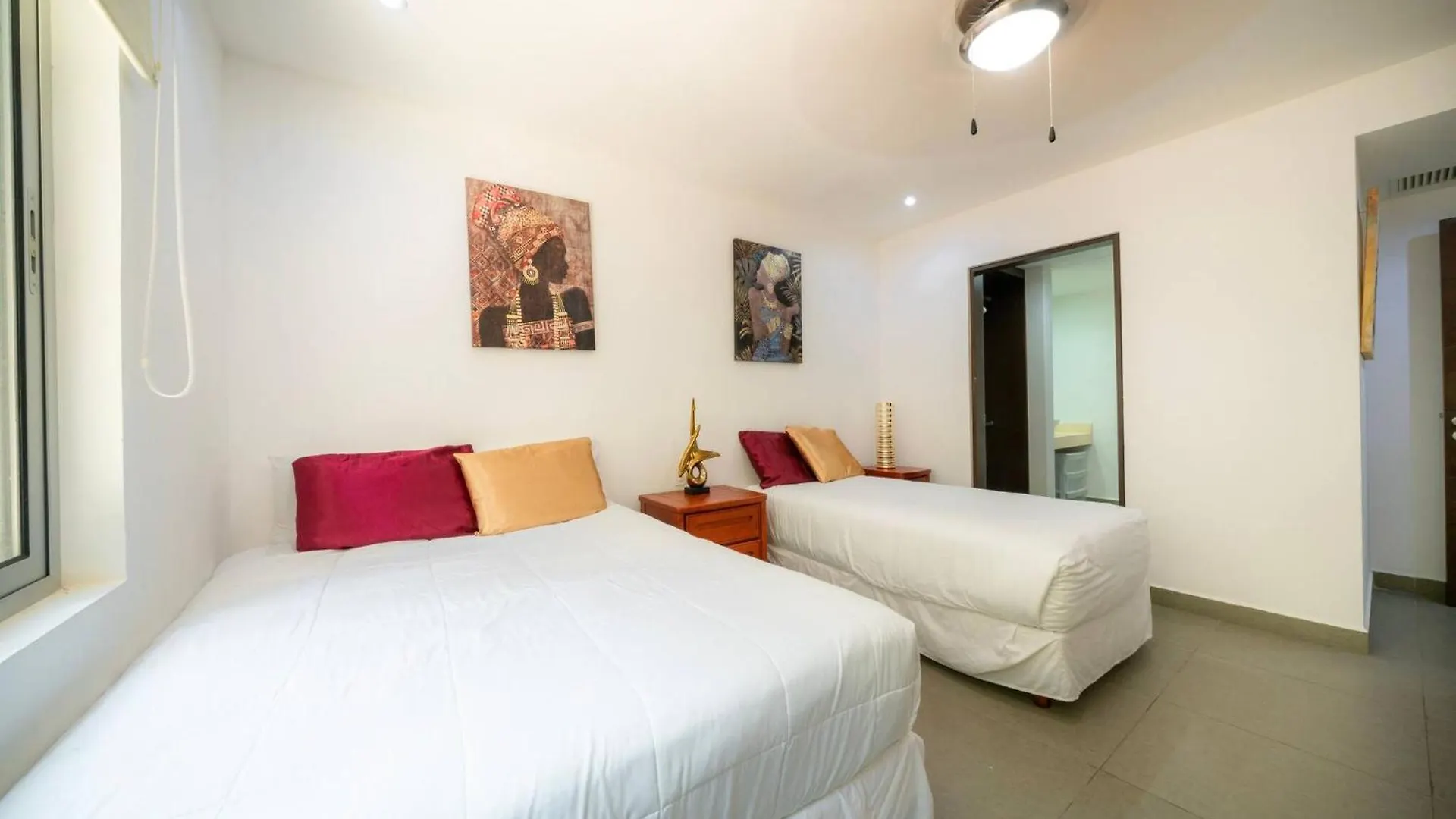 Condo Valentine 5 Star, 4 Pools, Gym, Concierge Services, 24-Hr Security 신데 델 카르멘 0*,  멕시코